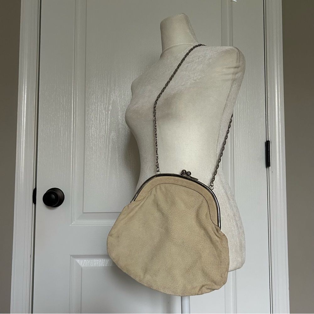 Beige Suede Exterior Kiss Lock Clasp Silver Chain Shoulder Strap Crossbody Bag